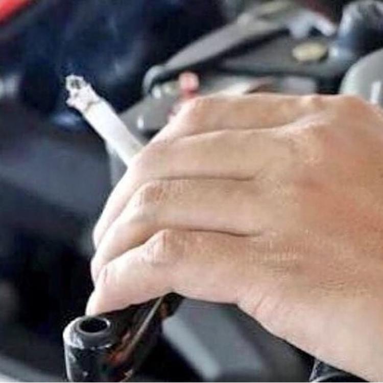 PERINGATAN BAGI PEROKOK DI JALAN RAYA