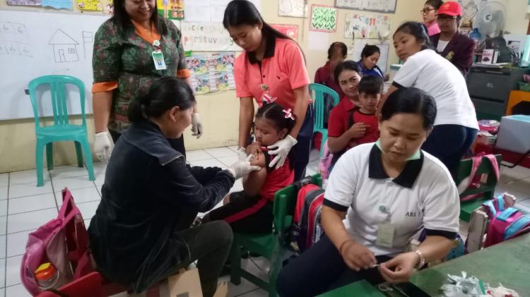 VAKSINASI MR DI TK SRIKANDI SANGEH