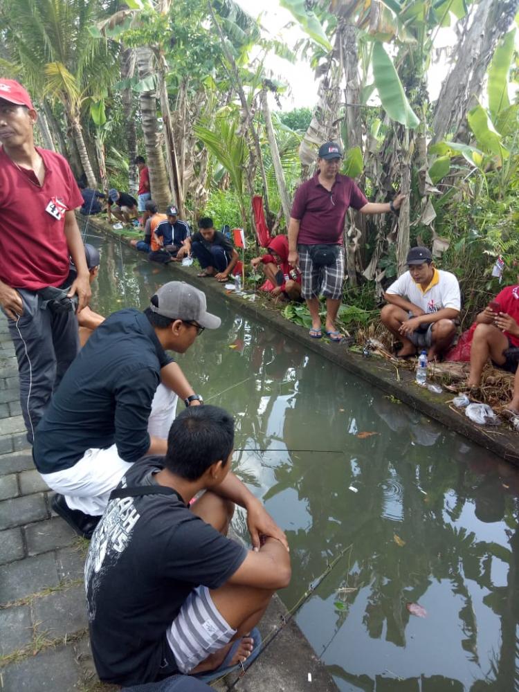 Antusias Penggemar, Pemancing Padati Lokasi Lomba Pagi - Pagi