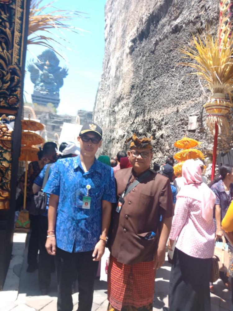 Bendesa dan Sekdes Hadiri Pertemuan Nasional