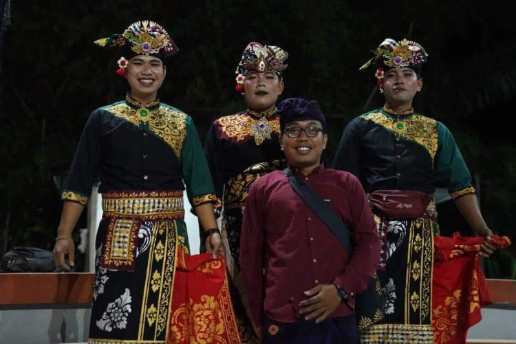 Berbeda Bukan Berarti Batas Untuk Berteman