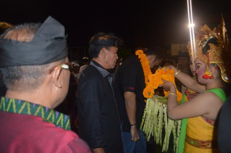 Dirga dan Gus Bota Temani Bupati