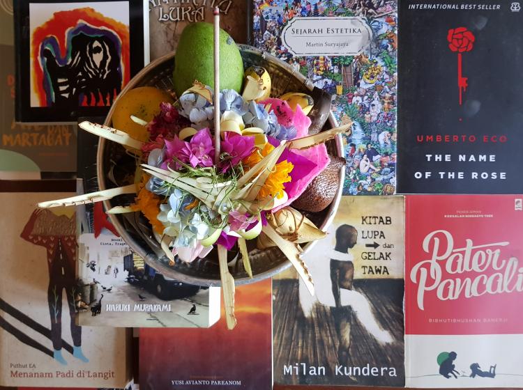 Hari Saraswati, buku-buku diupacarai