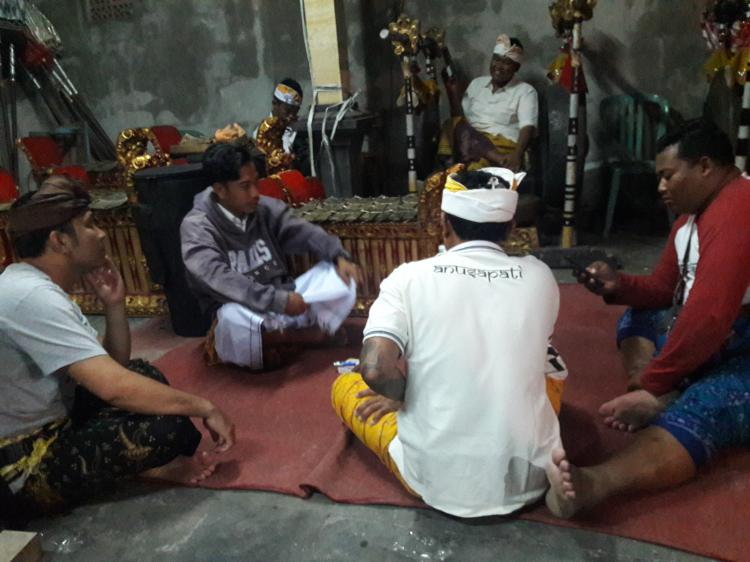 Hindari Hal Negatif, STT Candra Kirana Memilih Mekemit