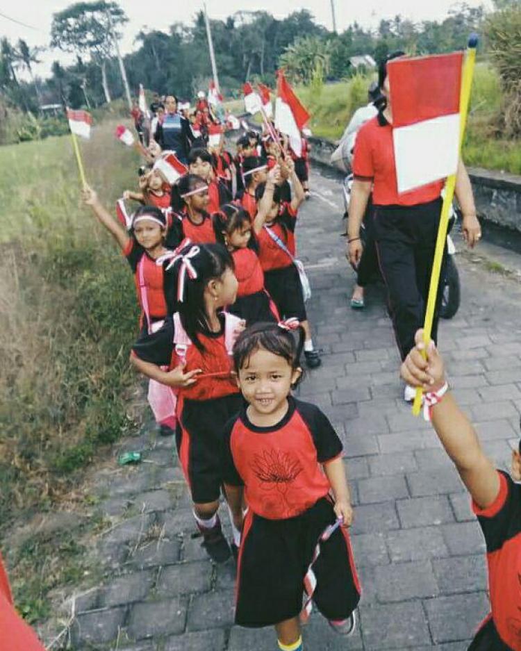 Jalan Santai Dalam Rangka Memperingati HUT Kemerdekaan RI
