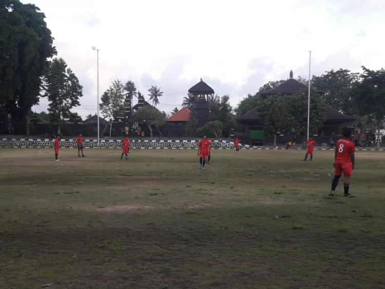 Kesebelasan Chandra Kirana Taklukan Kesebelasan Duur Sasur