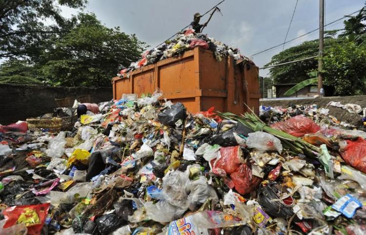 Kurangi Sampah Plastik Dengan Mengubah Kebiasaan Lama