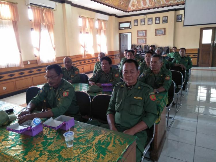 Linmas Desa Sedang dan Desa Jagapati Lakukan Bintek Bersama