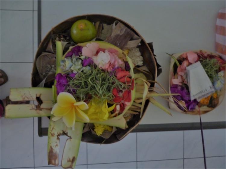 Makna Dibalik Kajeng Kliwon Dan Jenis Jenis Persembahan Saat Kajeng Kliwon