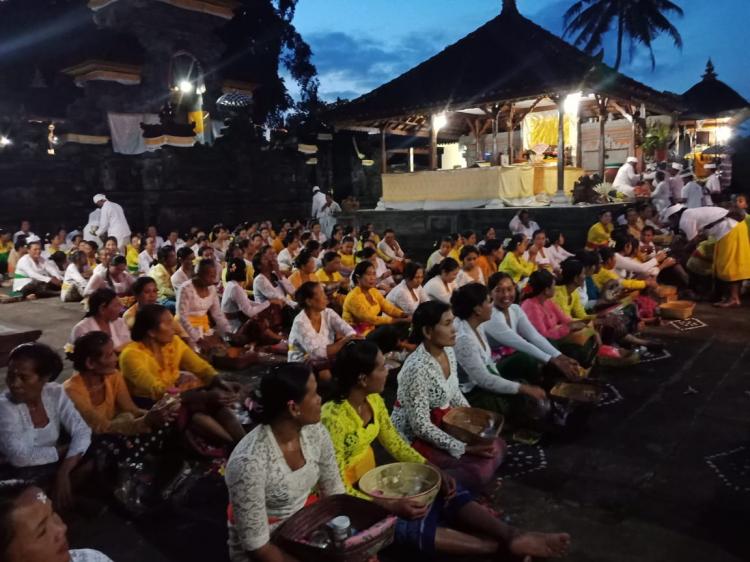 Mapahayu Jagat, Pecaruan Kalinuhan Ring Pura Kahyangan Dalem
