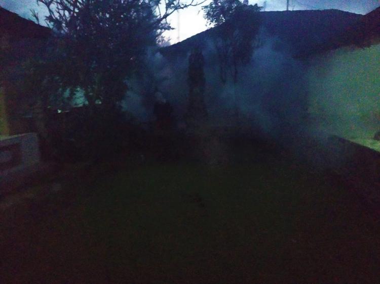 Mengantisipasi serangan nyamuk DBD di musim penghujan pemerintah desa Sedang lakukan penyemprotan secara berkala