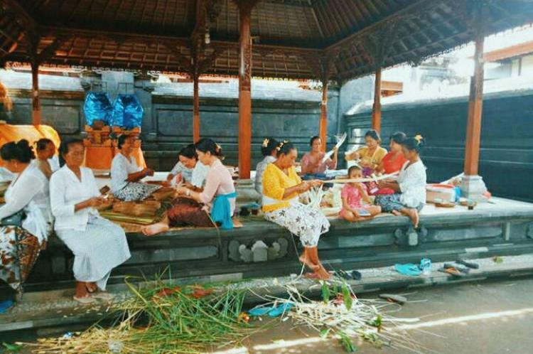 Ngayah, Tradisi Yang Harus Tetap Ada Di Bali