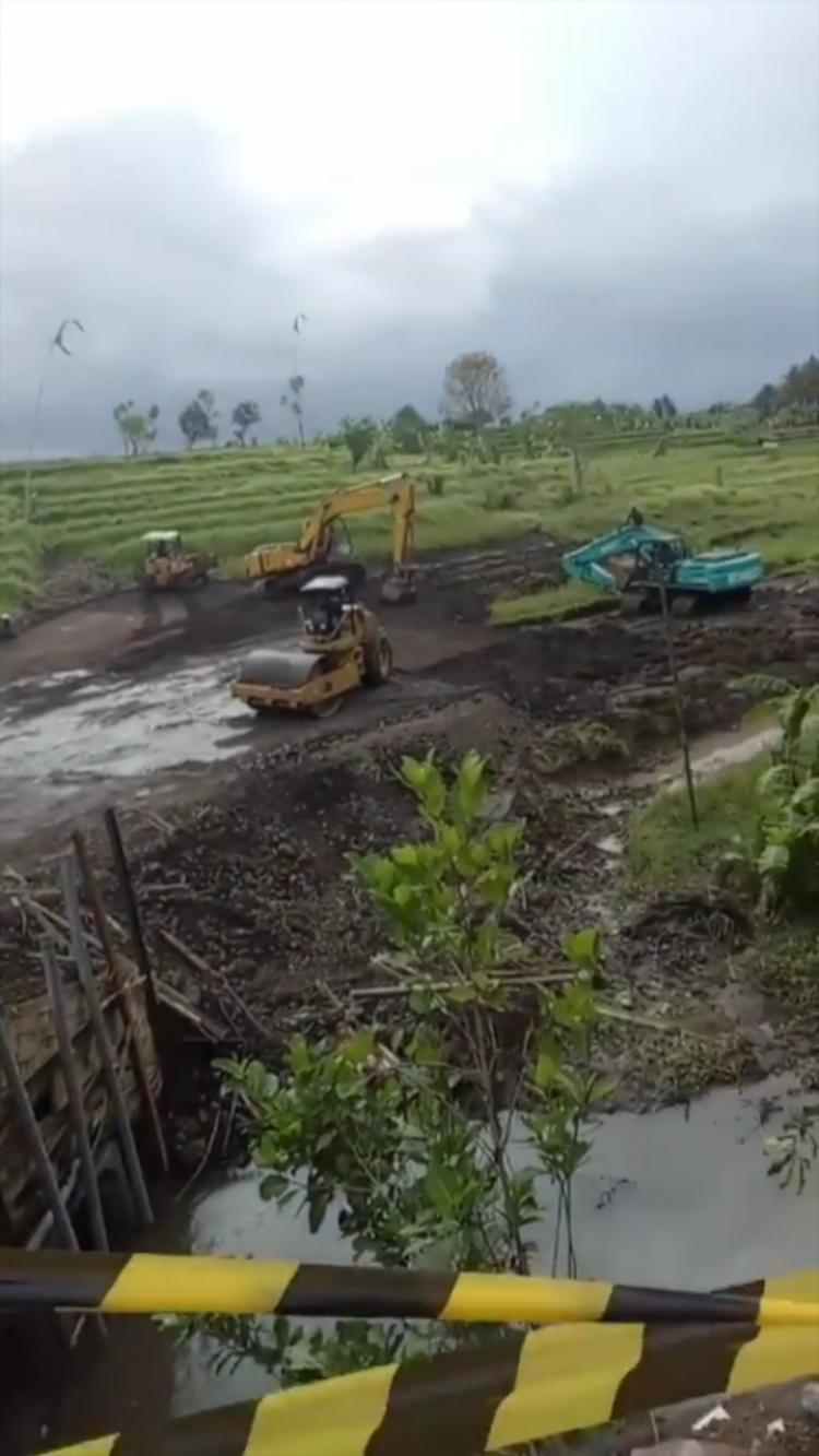 Perataan Tanah Untuk Lahan SMAN 2 Abiansemal Sudah Dilakukan