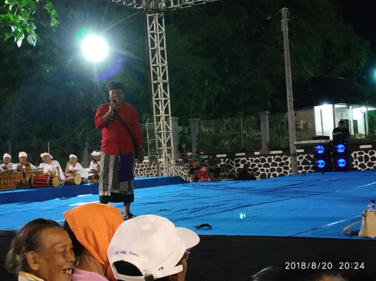 Perbekel Desa Sedang Ikut Serta Lakukan Geladi Bersih