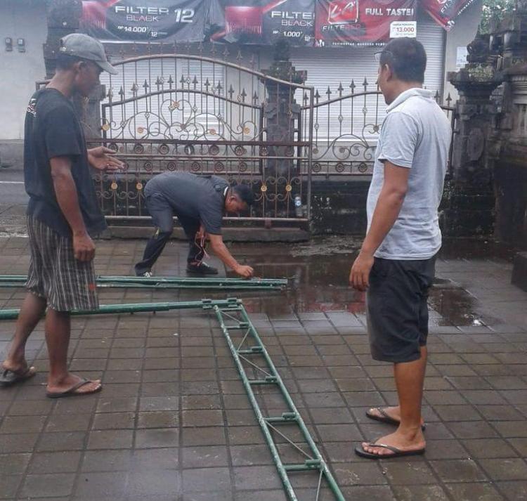 Persiapan Menjelang Piodalan di Banjar Aseman