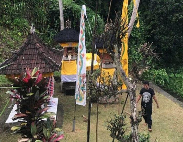 Persiapan Piodalan di Beji Nangga