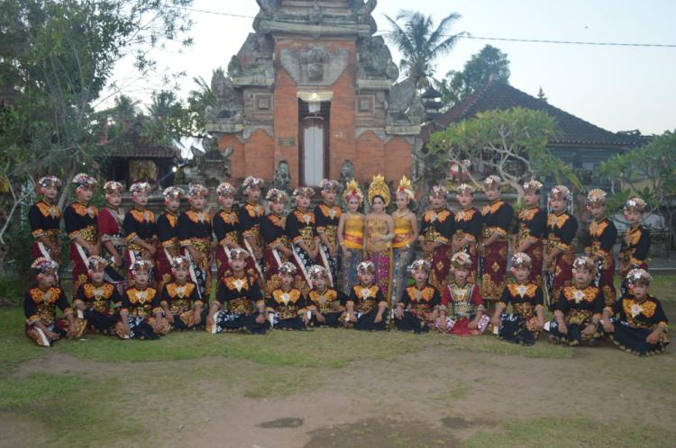 Sekaa Truna Sebagai Wadah Para Pemuda Dalam Melakukan Kegiatan dan Bersosialisasi