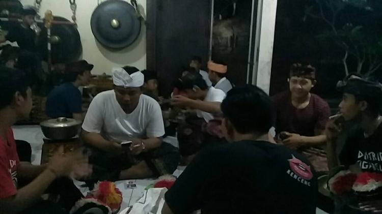 Stt Semara Ratih melaksanakan Latihan Baleganjur