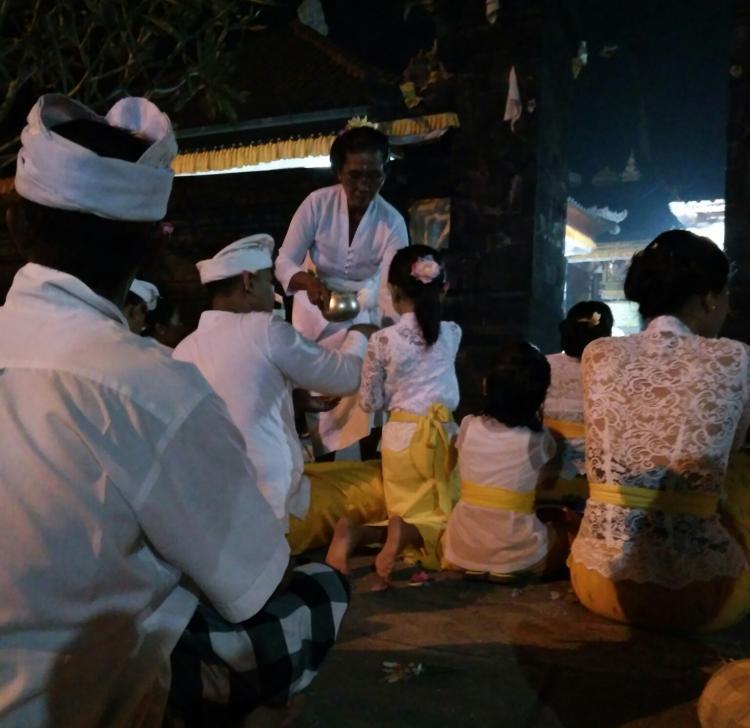Tirtha Memiliki Kekuatan Spiritual