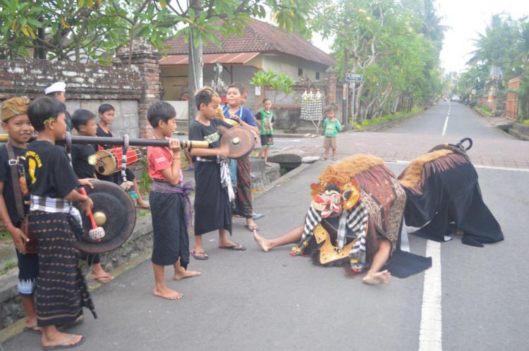 Tradisi Ngelawang Masih Tetap Dilestarikan