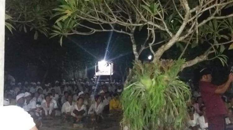 Upacara Meprani di Pura Puseh Desa Sedang