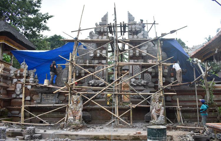 Program Pelestarian Adat, Seni dan Budaya Melalui Pembangunan