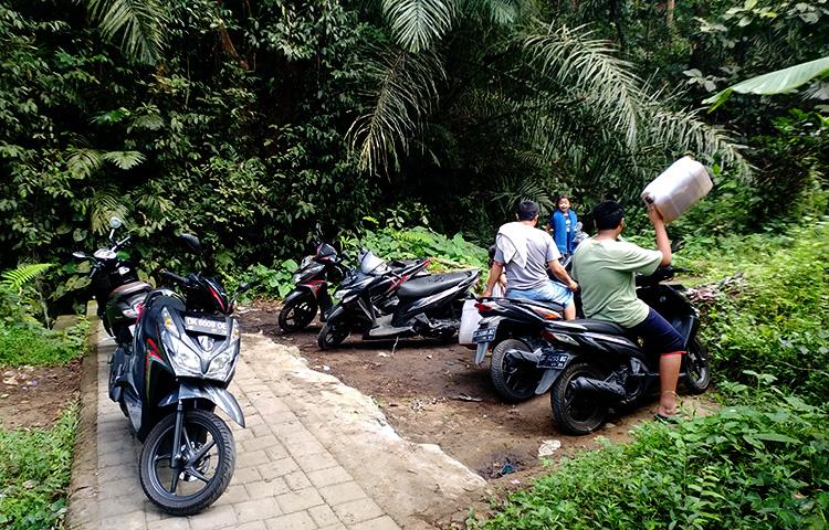 Tiba-Tiba MCK menjadi Serbuan Warga