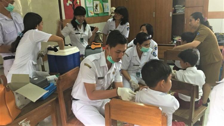 504 Siswa SD No. 2 Tibubeneng Ikut Imunisasi Measles Rubella