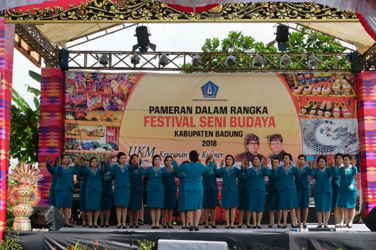 Alunan Suara Merdu Antarkan PKK Tibubeneng Maju ke Provinsi