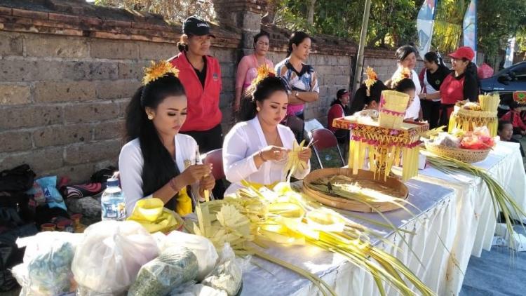 Cantik dan Cager, Remaja Putri Desa Tibubeneng Raih Juara Dalam Lomba Banten Pejati