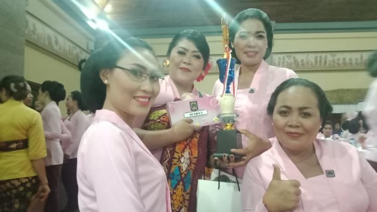 Ibu Bhayangkari Cantik dari Tibubeneng Bertalenta