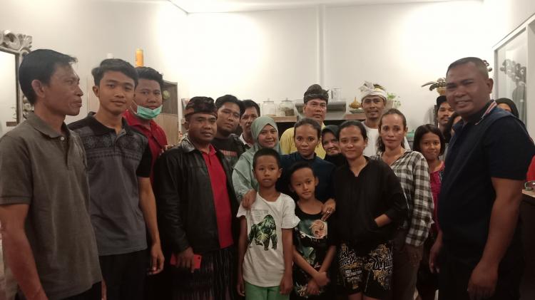 Kunjungi Korban Gempa Palu, Aparatur Desa Salurkan Bantuan