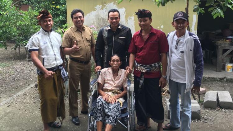 Pemerintah Kabupaten Badung Salurkan Bantuan Untuk Warga Tibubeneng
