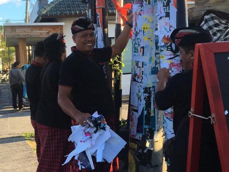 Berada di Kawasan Wisata, Prejuru Sidak Tertibkan Reklame Liar