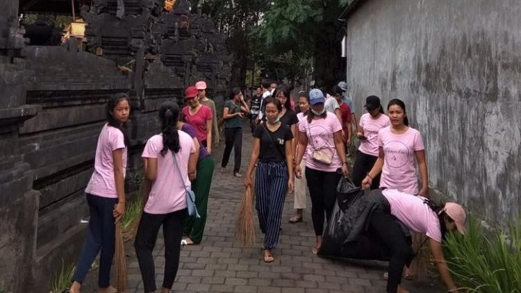 Sekaa Teruna Tingkatkan Kepedulian Lingkungan Melalui Kerja Bakti