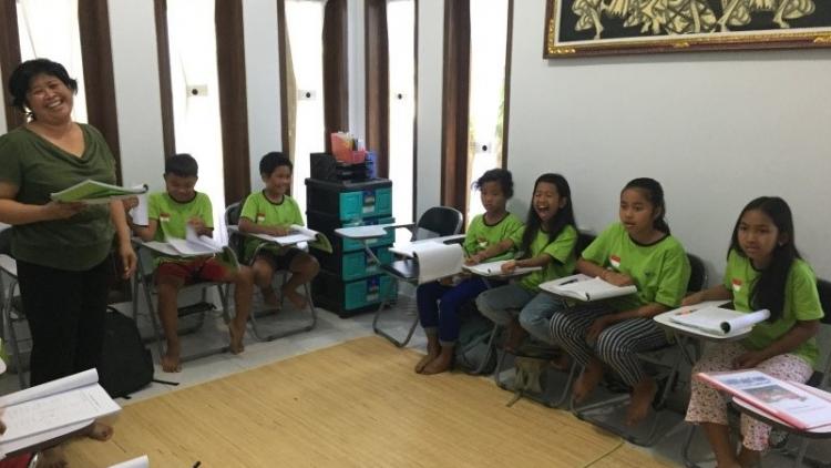 Tinggal di Dearah Wisata, Tegalgundul Luncurkan Program Lancar Berbahasa Inggris