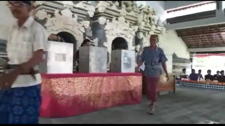 Antusiasme Warga Dalam Pemilihan Kelian Desa Adat Banjar Sayan