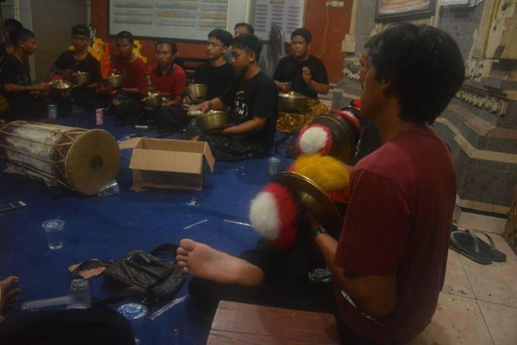 Latihan Baleganjur Sekaa Teruna Swadharma Persiapan HUT Desa Werdi Bhuwana