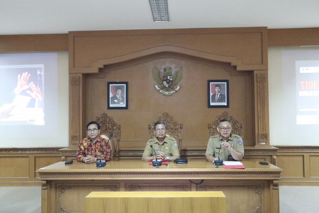 PEMBINAAN DAN ADVOKASI PENGADAAN BARANG DAN JASA