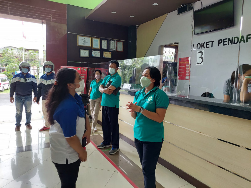 PENYERAHAN BANTUAN SOKLIN ANTISEP PT WINGS SURYA