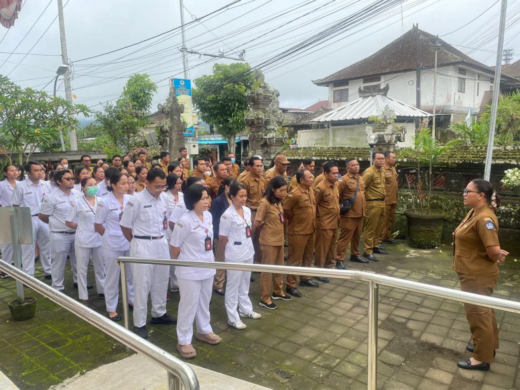 Senin, 05 Januari 2026 UPTD Puskesmas Petang II Melakukan Apel Perdana Tahun 2026