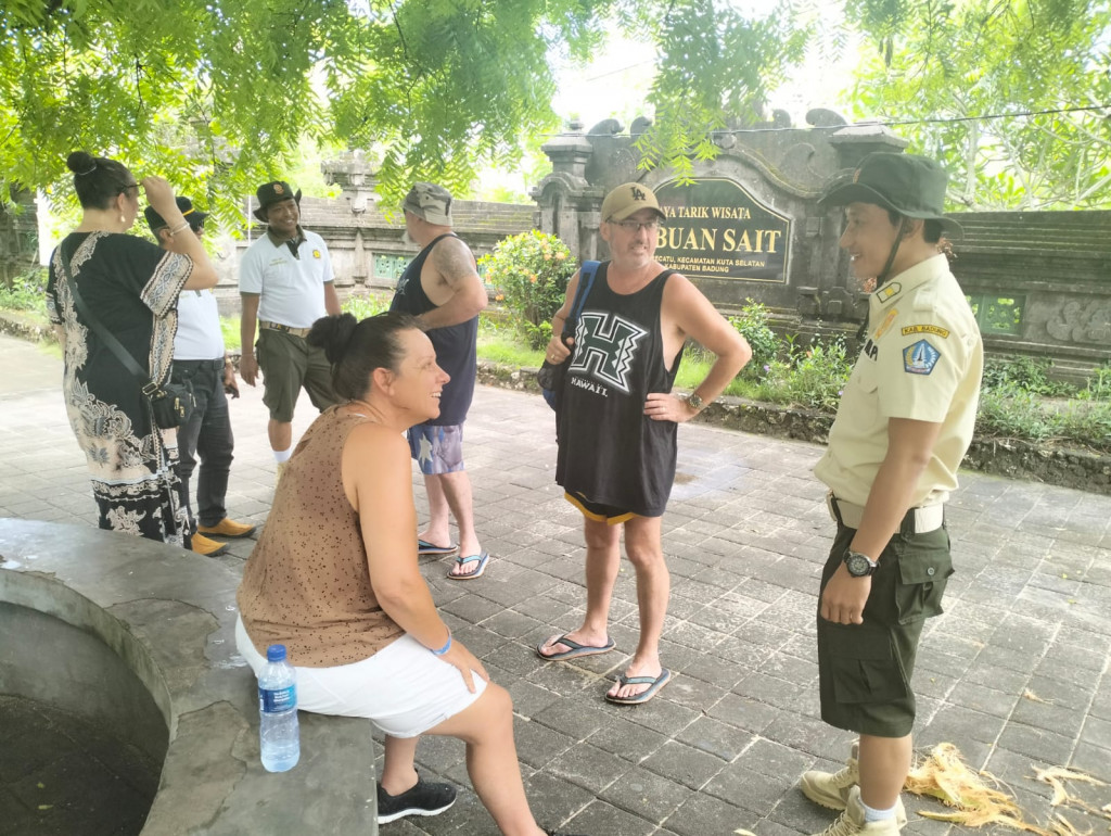 SATPOLPP PARIWISATA MELAKSANAKAN PATROLI DI OBYEK WISATA