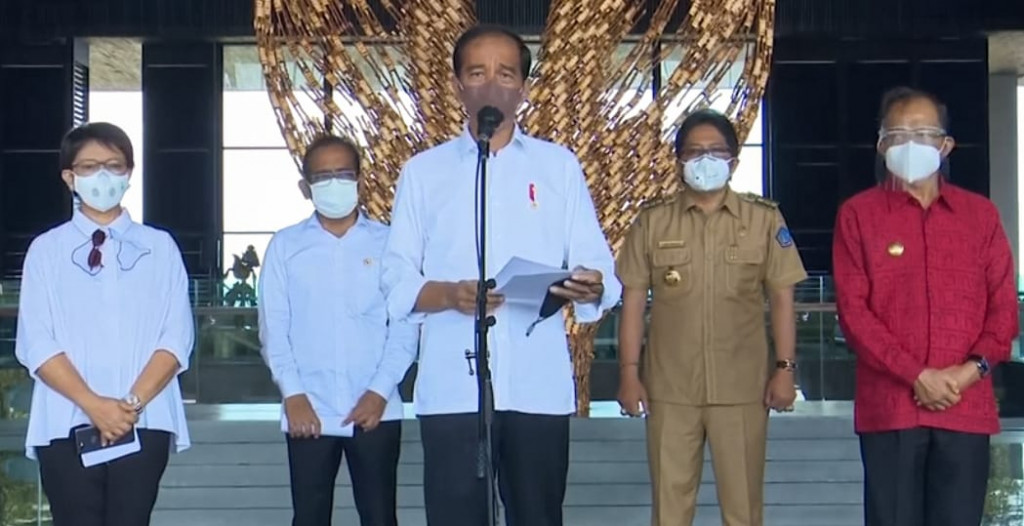 Bupati Giri Prasta Sambut Kedatangan Presiden Jokowi di Kuta Selatan