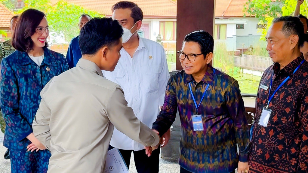 Bupati Adi Arnawa Sambut Wapres Gibran Dalam Dialog Pariwisata Bali