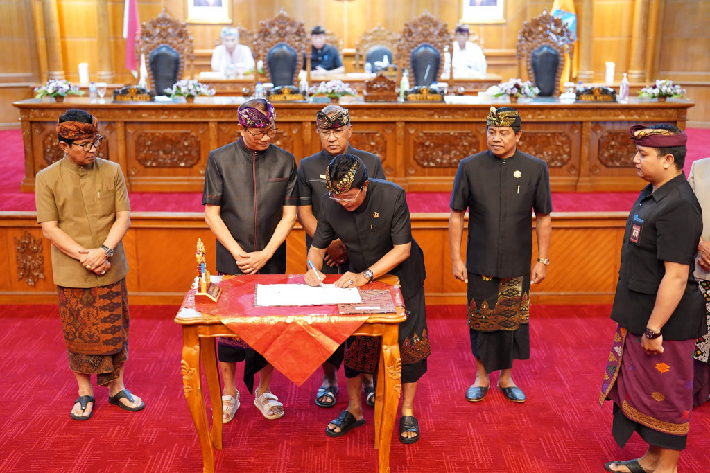 DPRD Badung menggelar Rapat Paripurna yang menetapkan KUA atau Kebijakan Umum APBD dan PPAS atau Prioritas Plafon Anggaran Sementara Perubahan APBD Badung 2023