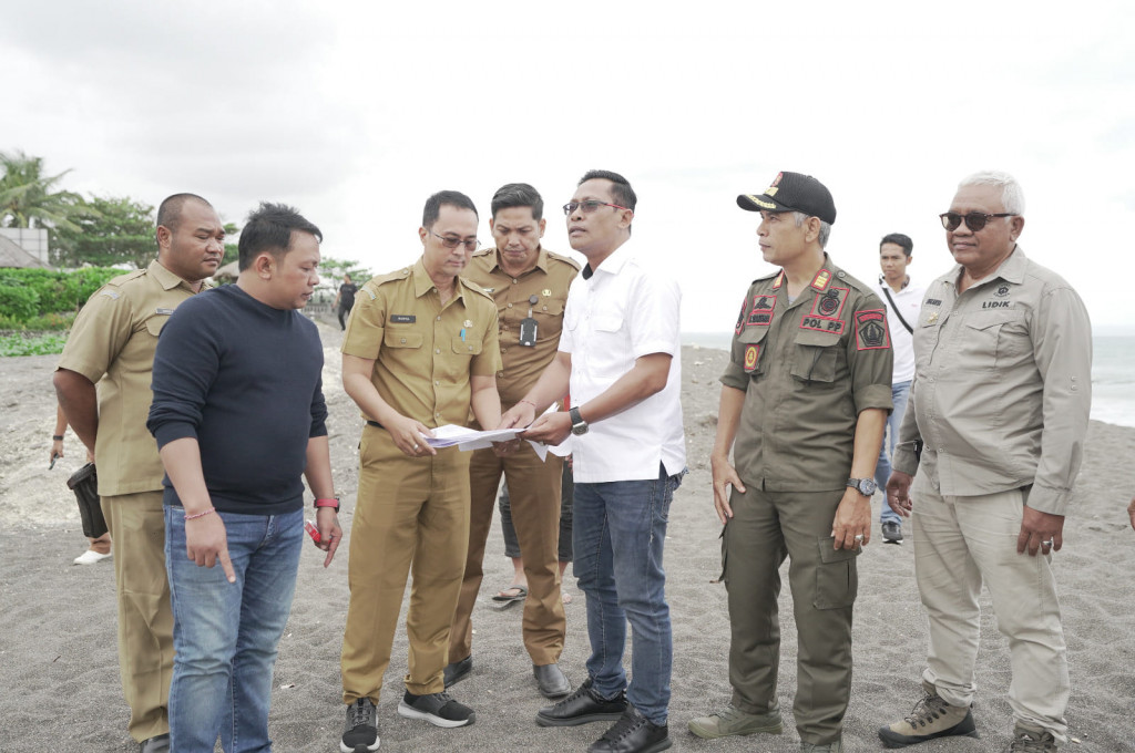 Soal Somasi, Ketua Komisi I dan II DPRD Badung Sidak ke Pantai Lima Pererenan