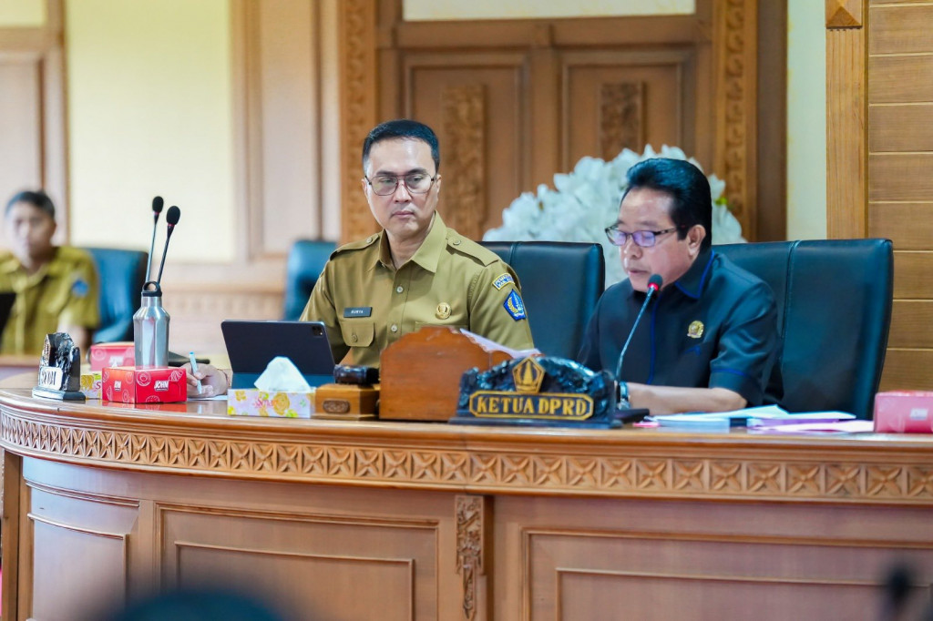 Rapat Kerja Banggar TAPD, Bahas Hasil Evaluasi Perubahan APBD Badung 2025.
