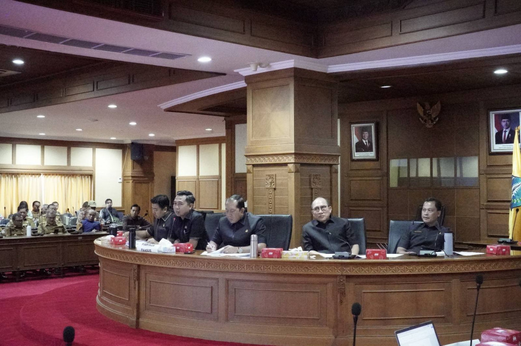 Pansus Raperda Fasilitasi Kekayaan Intelektual DPRD Badung Gelar Serap Aspirasi.