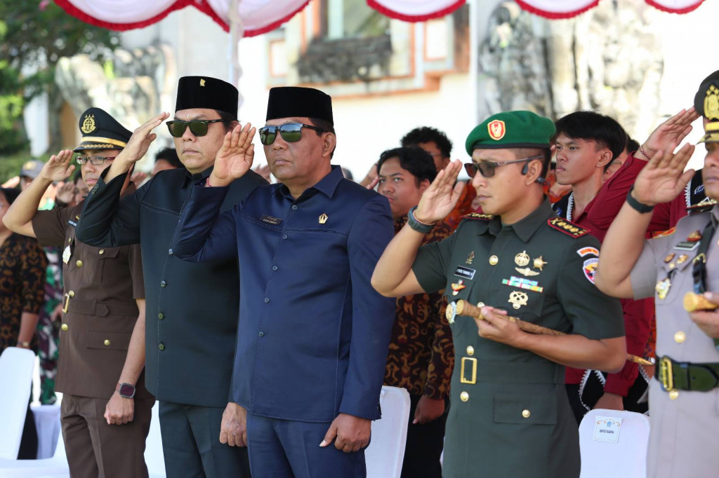 Ketua DPRD Badung mendampingi Bupati Hadiri Upacara Peringatan Hari Sumpah Pemuda ke-97