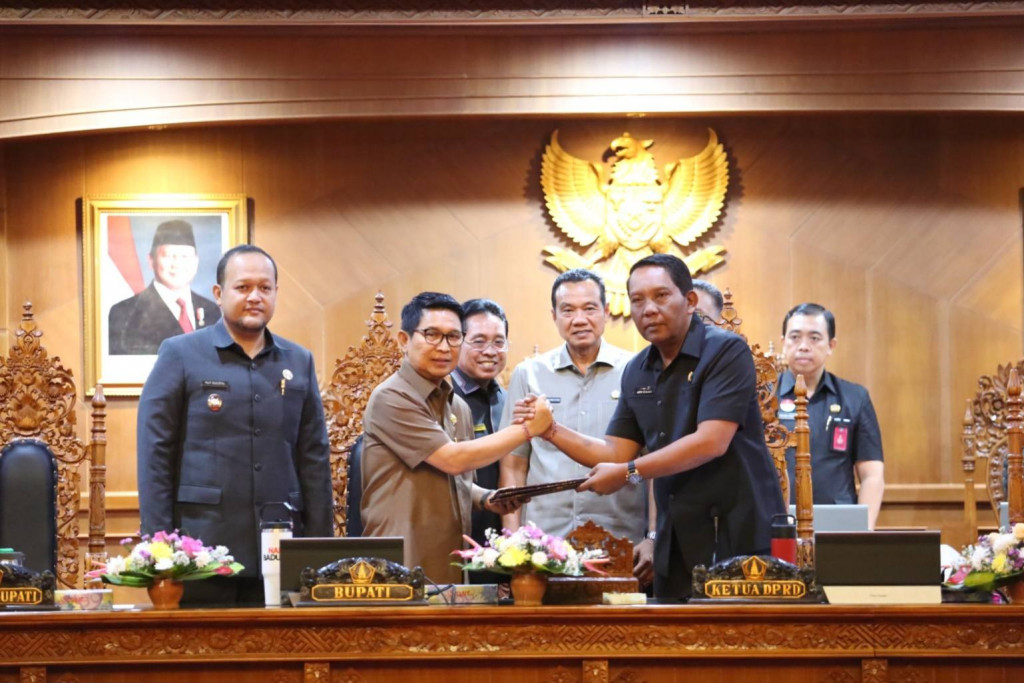 Rapat Paripurna DPRD Badung: Pembahasan Raperda APBD 2026 dan Insentif Penanaman Modal.